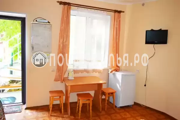 «На набережной»