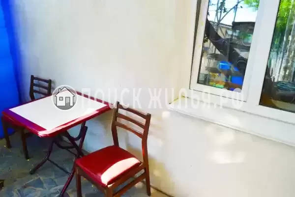 «На набережной»