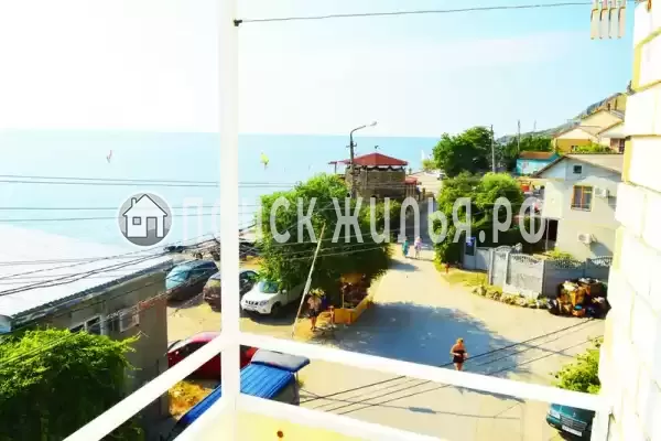 «На набережной»