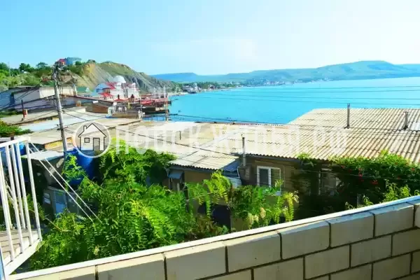 «На набережной»