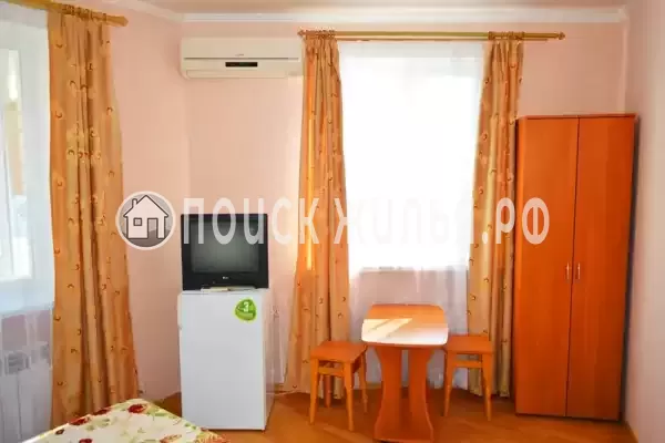 «На набережной»