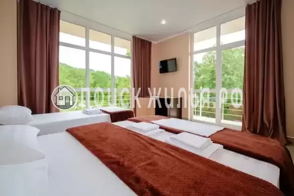 «Изумрудные холмы»