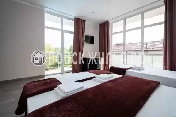 «Изумрудные холмы»