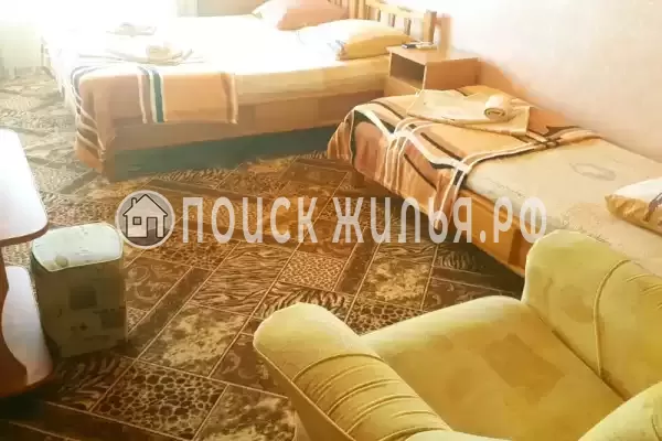 «У водопада»