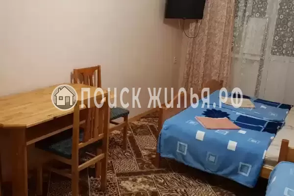 «У водопада»